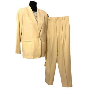 Jaclyn Smith 4 Piece Suit Pale Yellow Blazer, Trousers & Floral Blouse